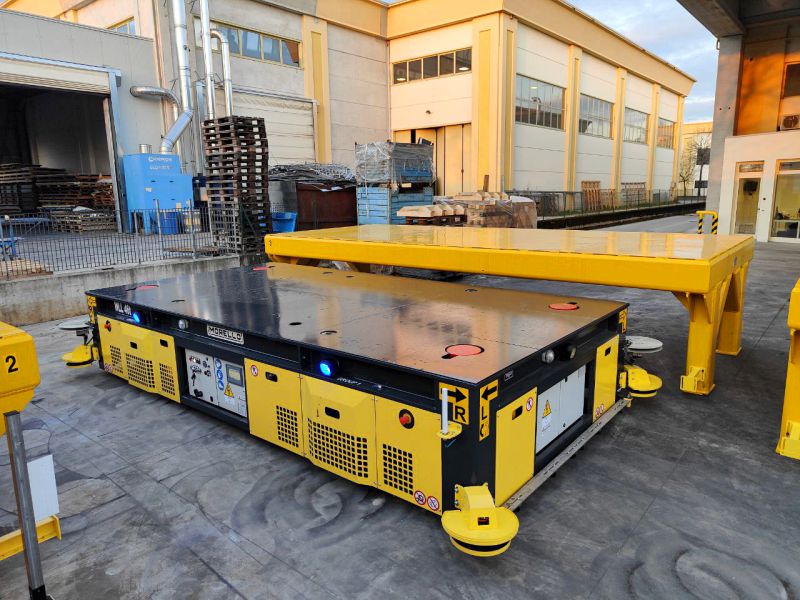 40 T - OMNIDIRECTIONAL AMR AGV VEHICLE FOR OUTDOOR 40 T - OMNIDIRECTIONAL AMR AGV VEHICLE FOR OUTDOOR